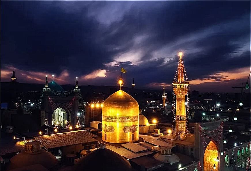 گنبد طلایی حرم امام رضا (ع) در مشهد مقدس